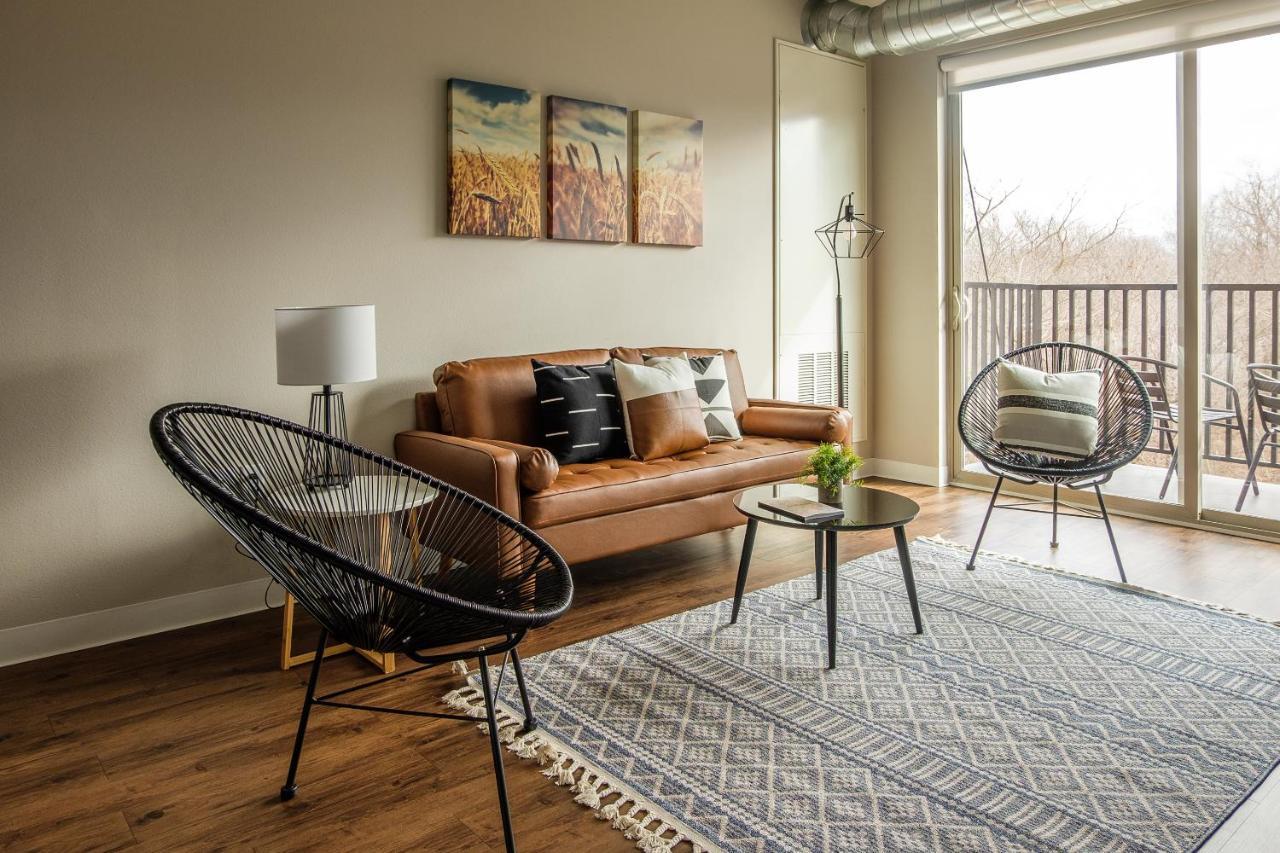 Frontdesk Core Apts Campustown Ames Kültér fotó