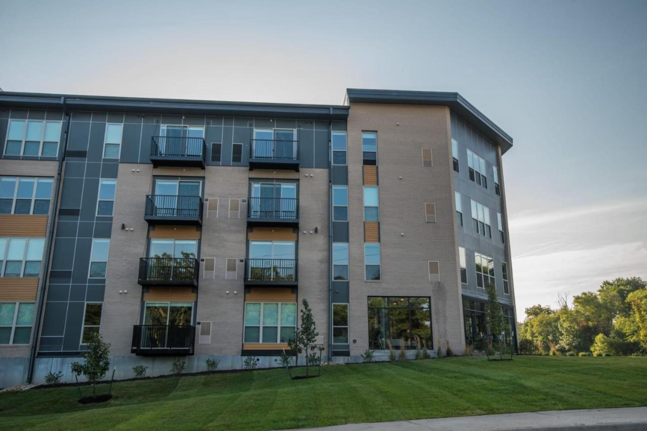 Frontdesk Core Apts Campustown Ames Kültér fotó